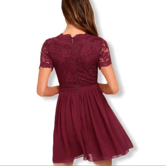 Lulu’s Angel in Disguise Burgundy Lace Skater Dress Short Sleeves size Large NWT - Picture 2 of 15
